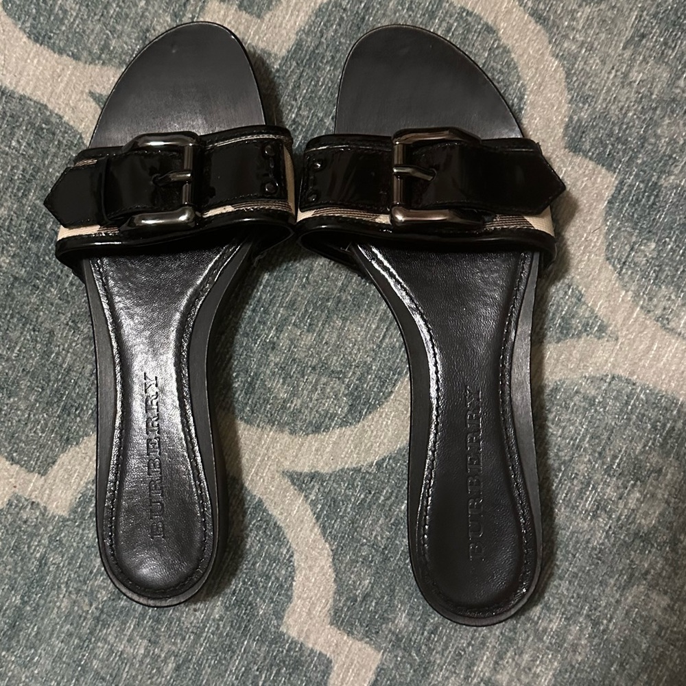 Burberry sandals - size 35